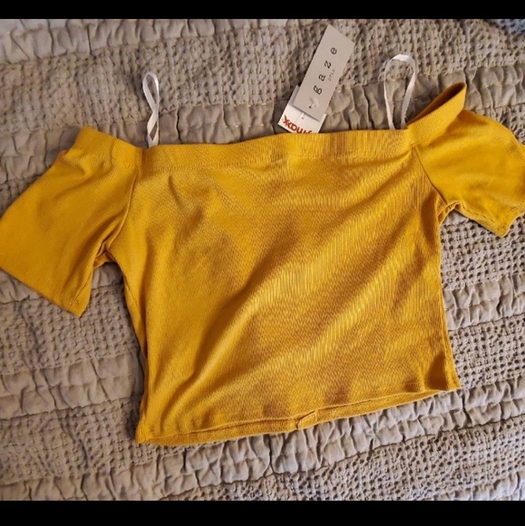 NWT gaze | Crop Top off the shoulder - Picture 4 of 4